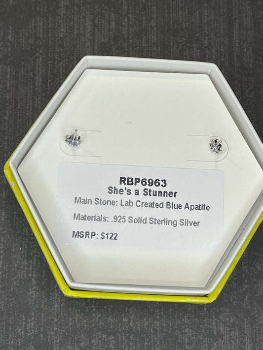 RBP6963 - She's A Stunner