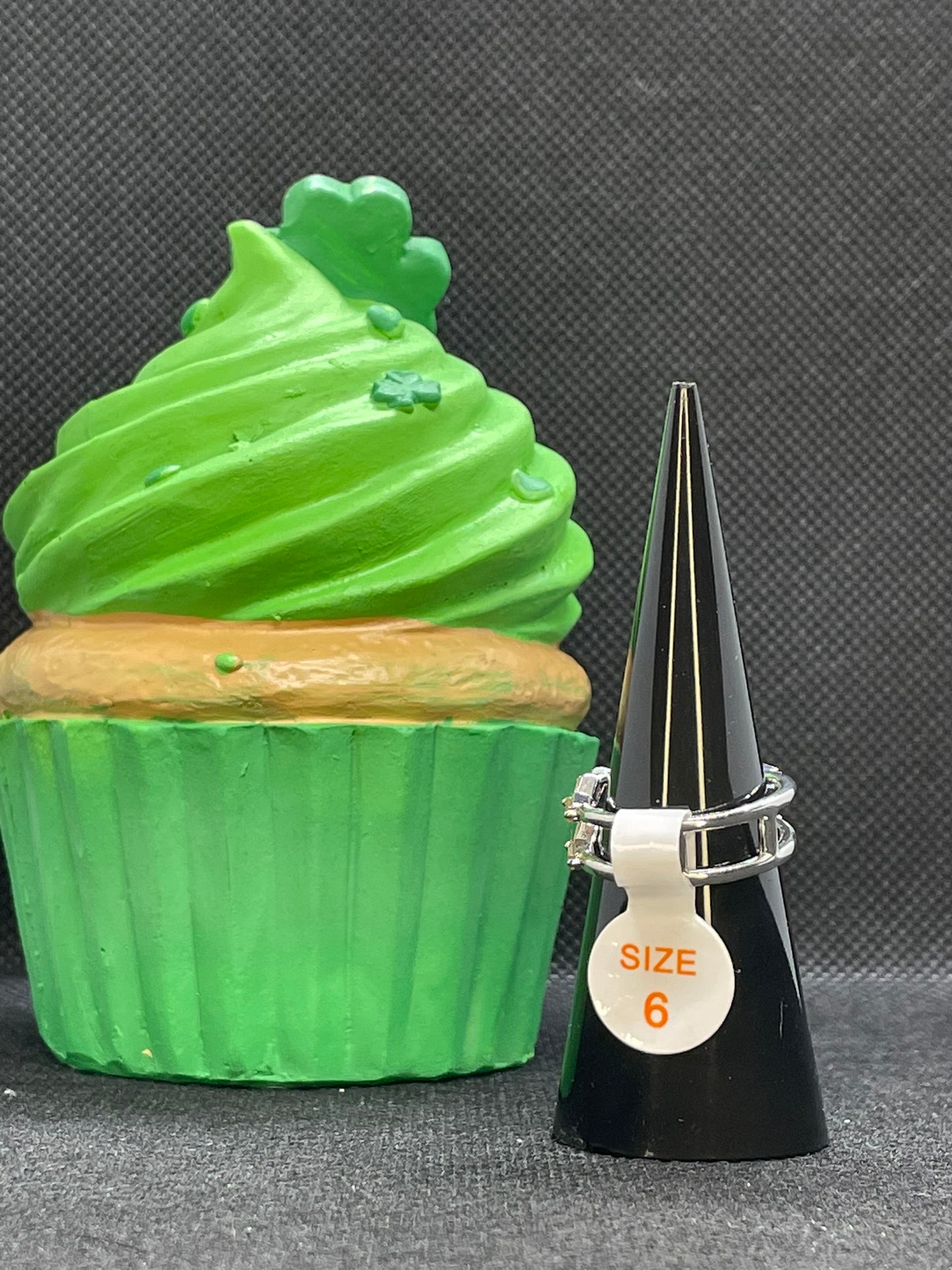 RBP5529 - Size 6 - Hopelessly Yours