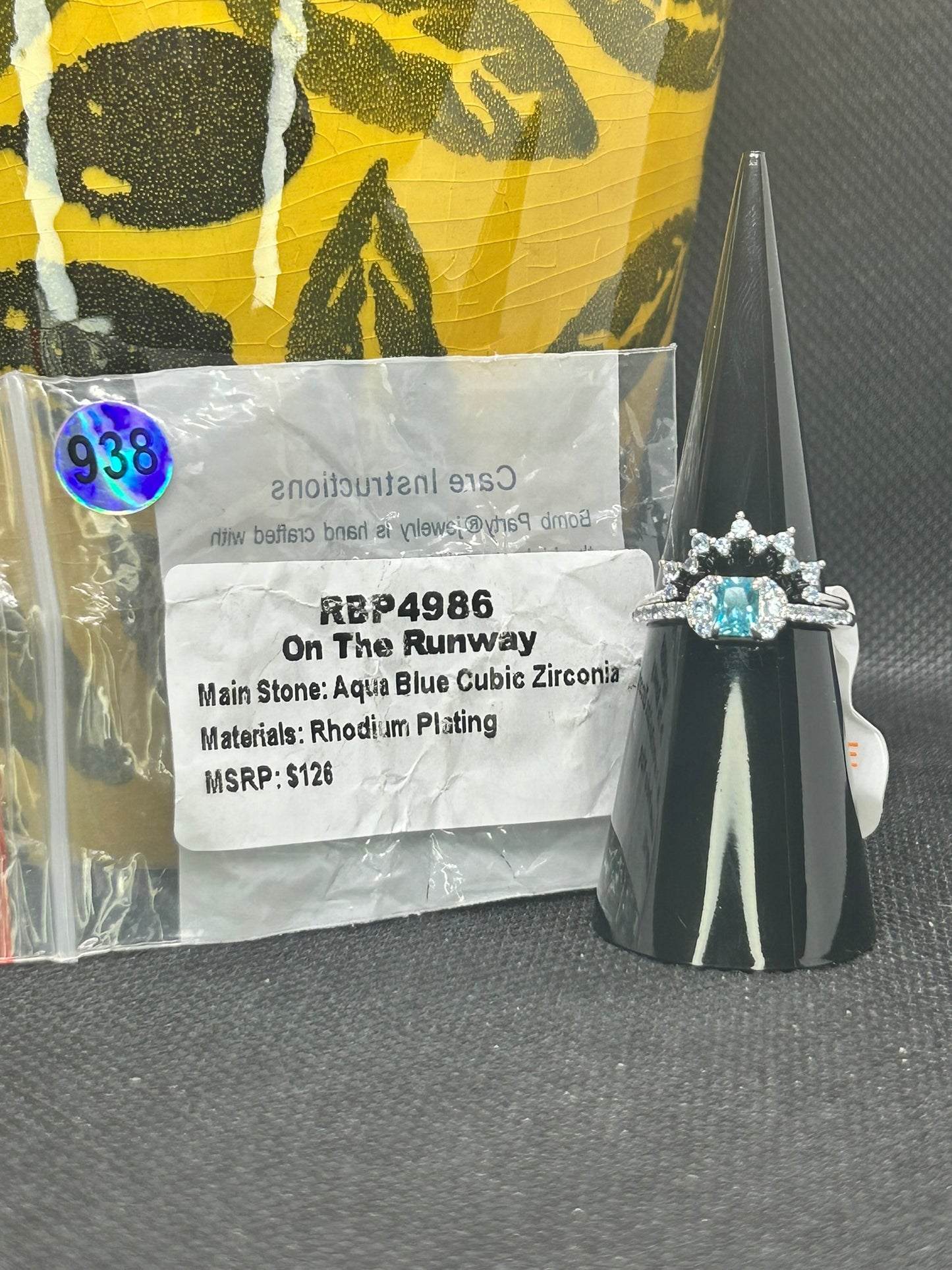 RBP4986 - Size 6 - On The Runway