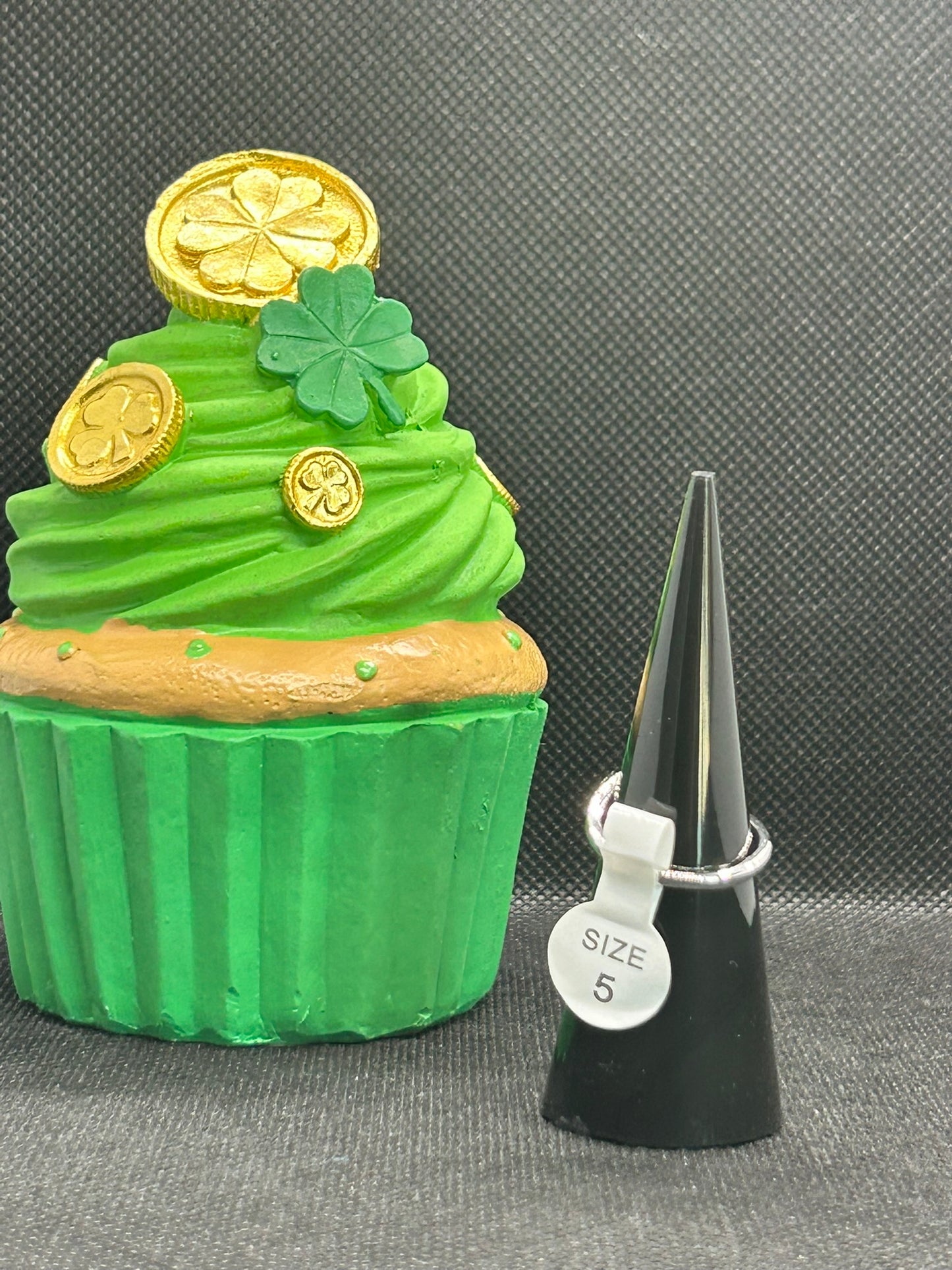 RBP2525 - Size 5 - Queen Bee Bringback