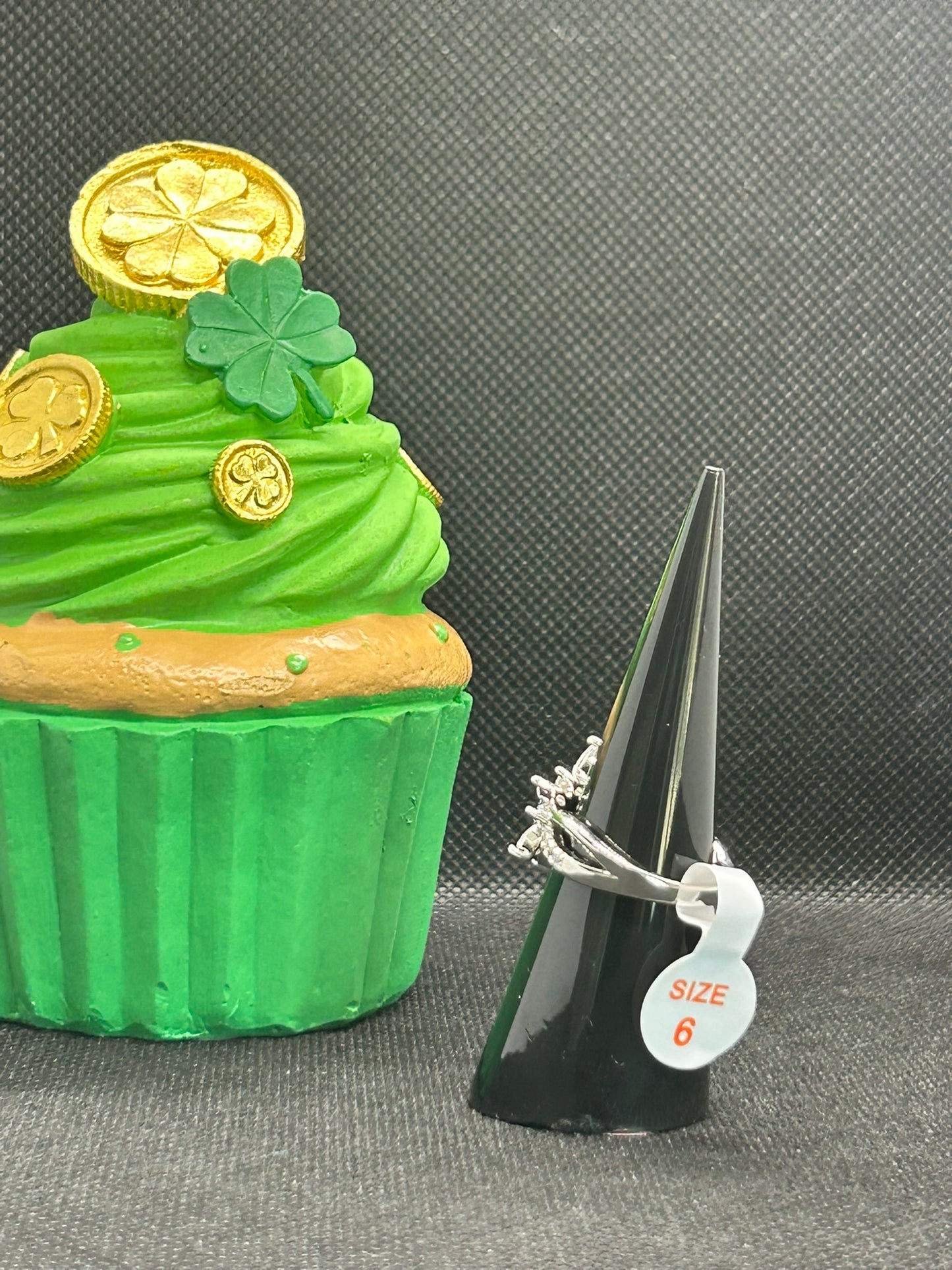 RBP2467 - Size 6 - The Spider Ring Unicorn