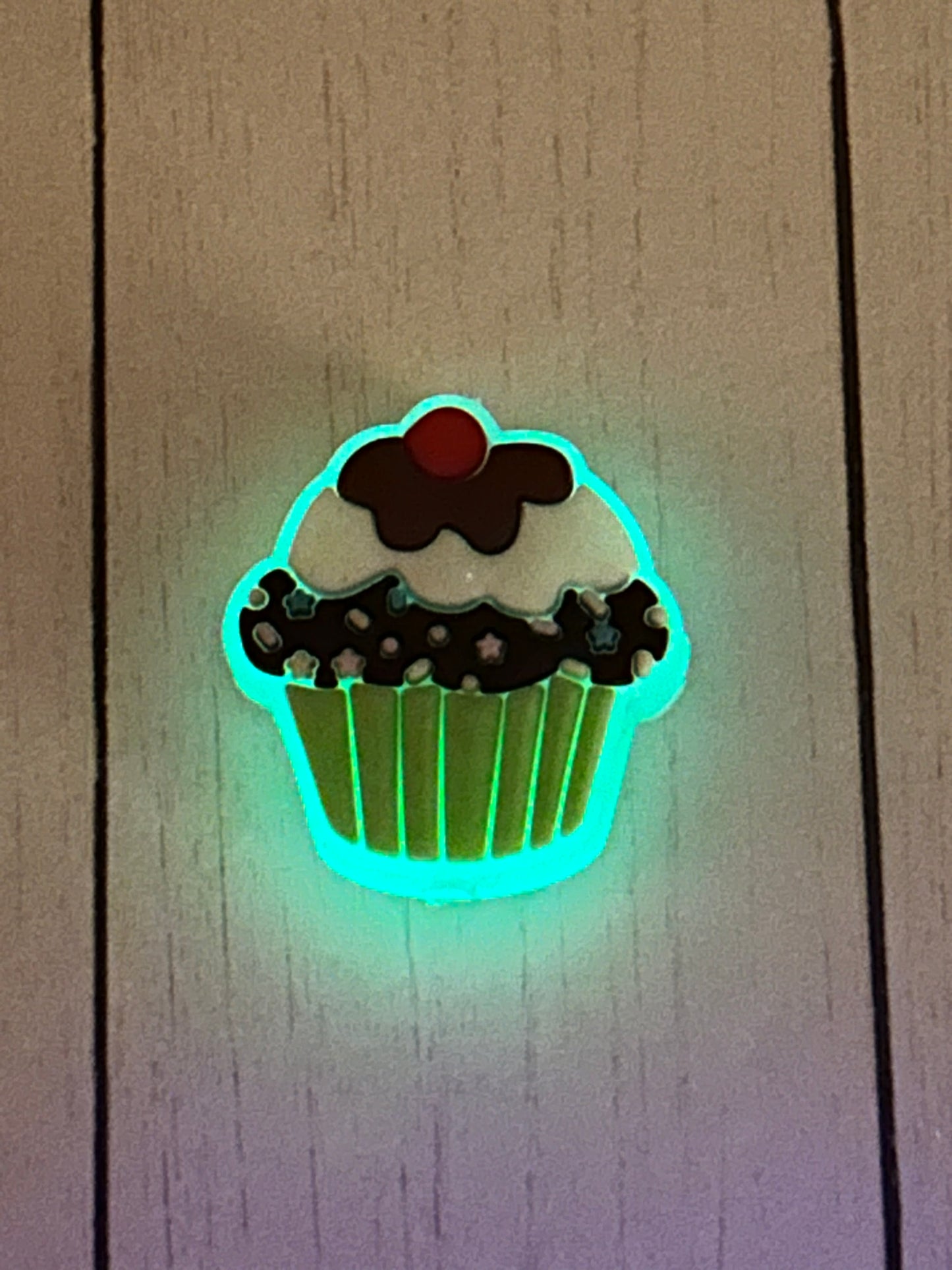 Green Cupcake Glow Focal Bead